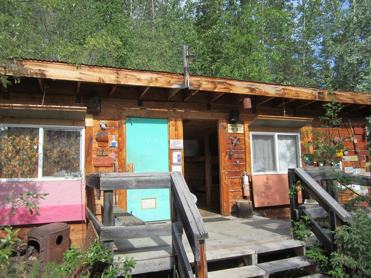 Dawson City River Hostel Экстерьер фото