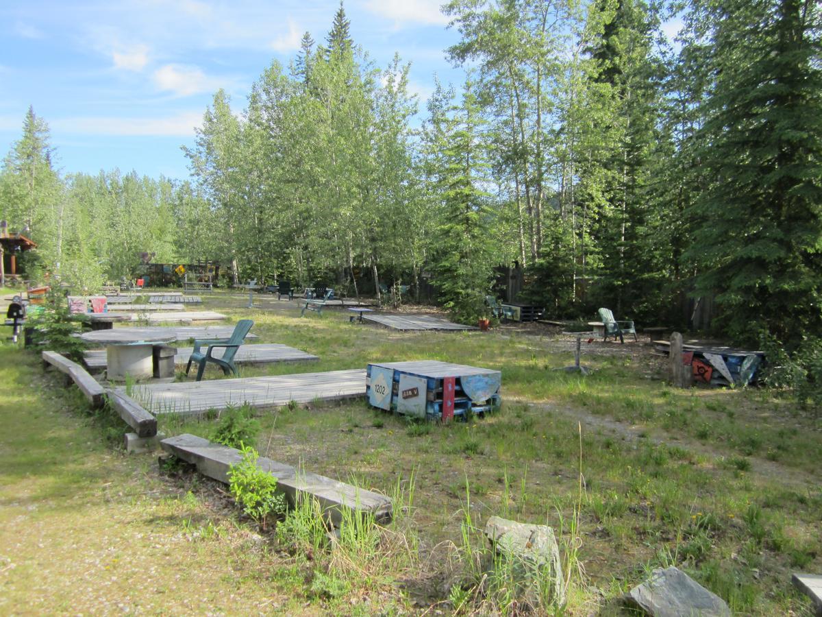 Dawson City River Hostel Экстерьер фото