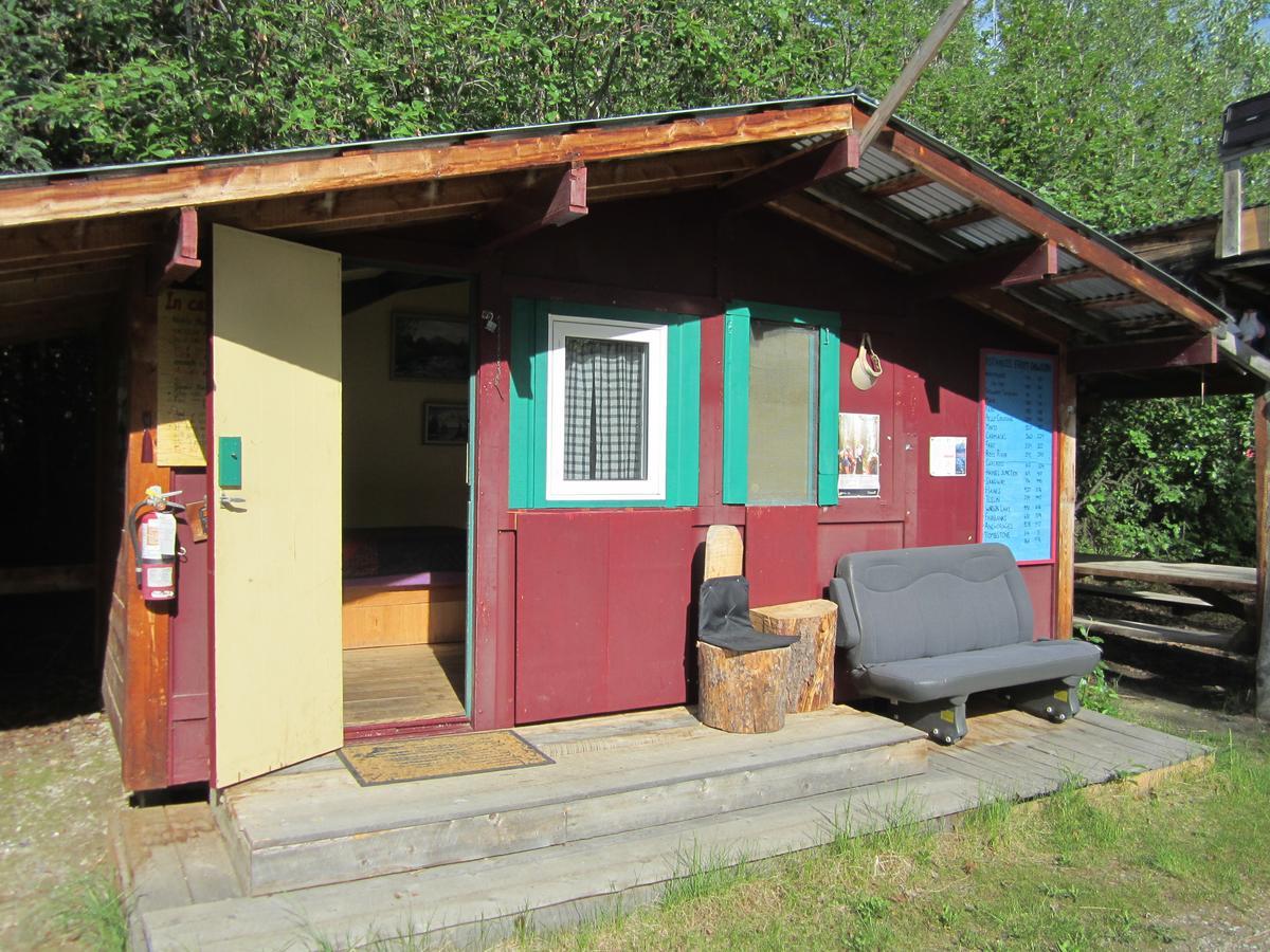 Dawson City River Hostel Экстерьер фото
