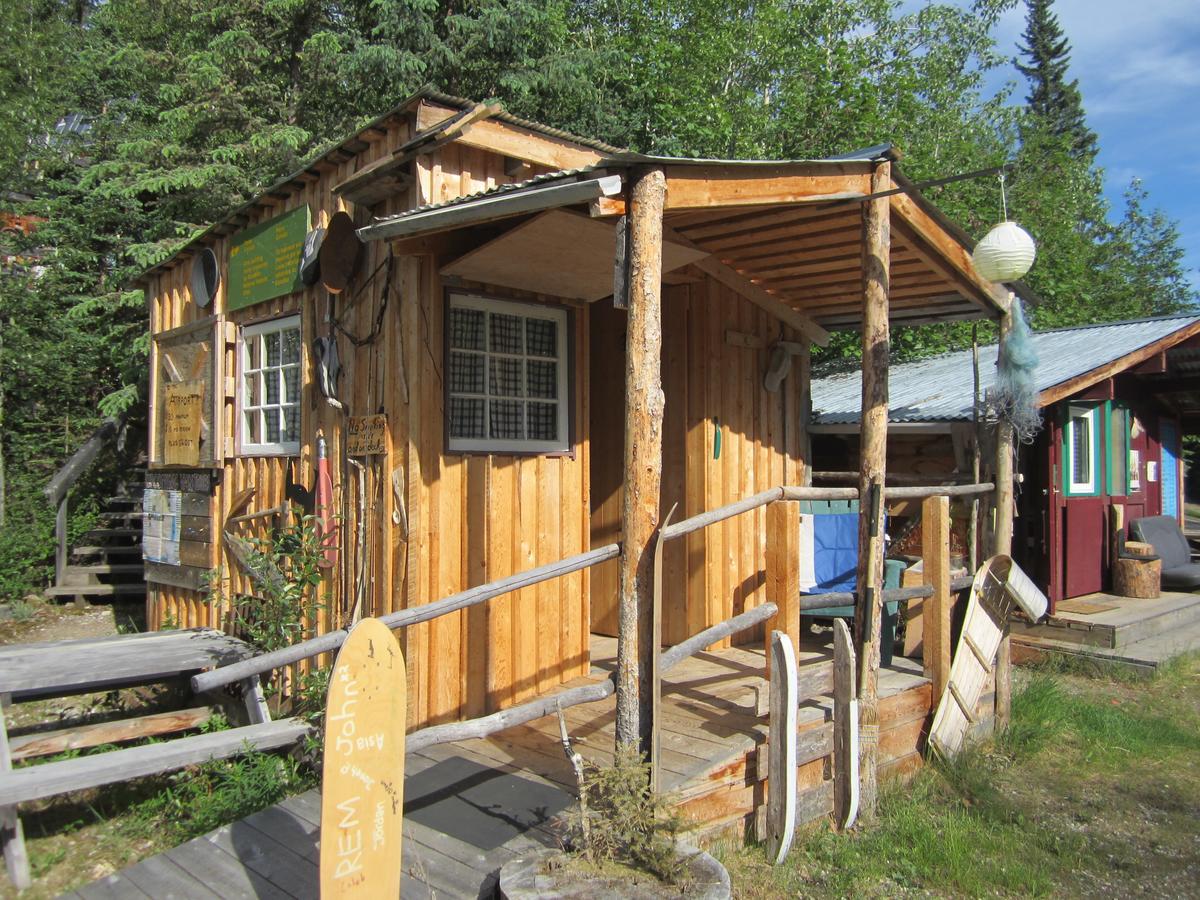 Dawson City River Hostel Экстерьер фото