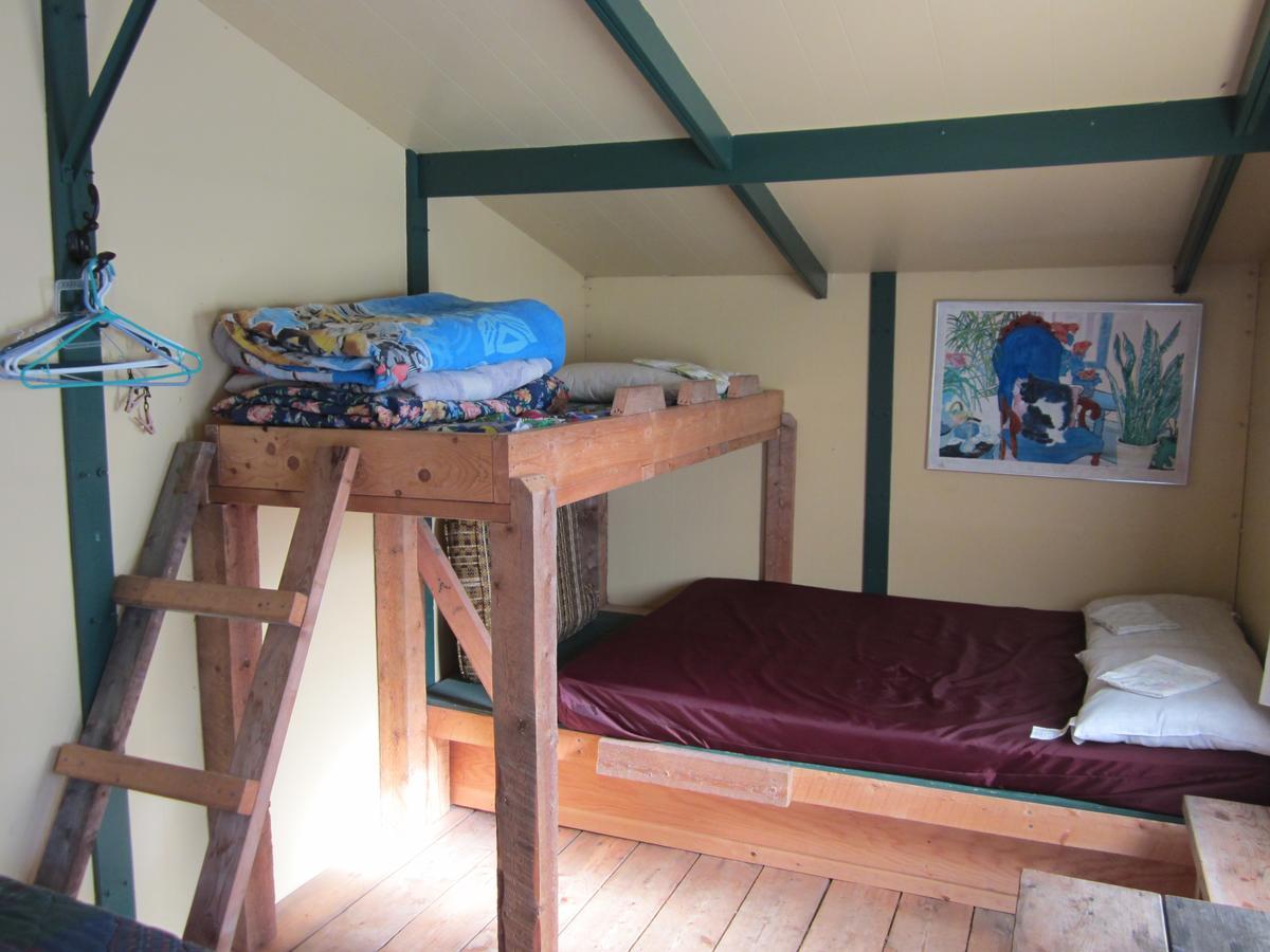 Dawson City River Hostel Экстерьер фото
