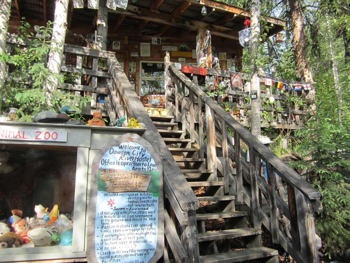 Dawson City River Hostel Экстерьер фото