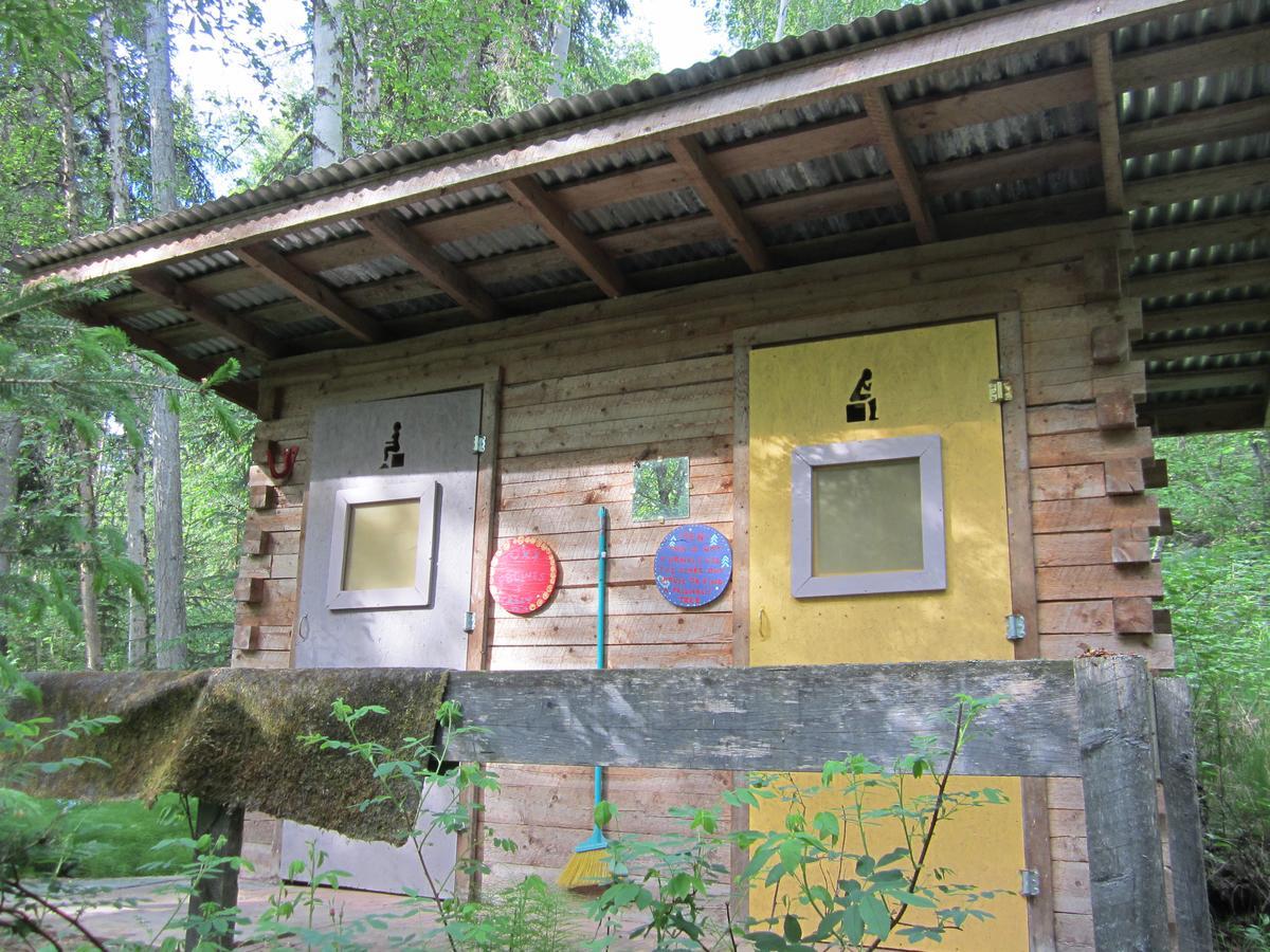 Dawson City River Hostel Экстерьер фото